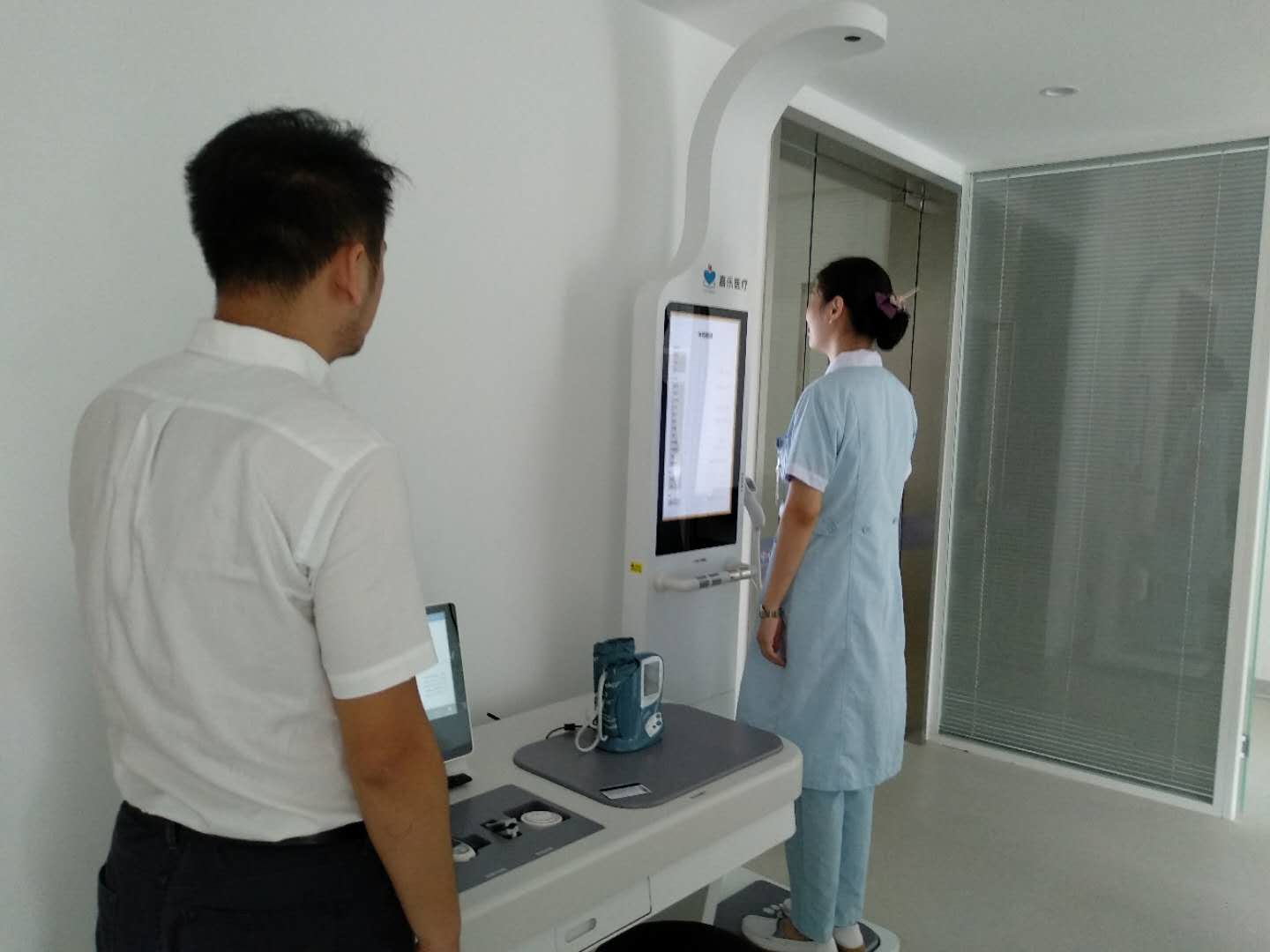 康養(yǎng)社區(qū)中的健康管理設(shè)備有哪些？健康一體機適合康養(yǎng)社區(qū)嗎？